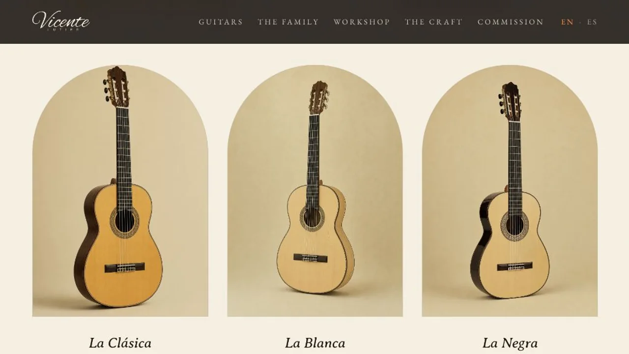 Three Casa Vicente guitars—La Clásica, La Blanca, and La Negra—presented beneath the workshop navigation.